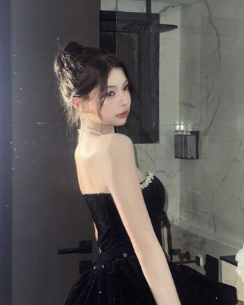 Full leaked Elyn leong page private onlyfans photo