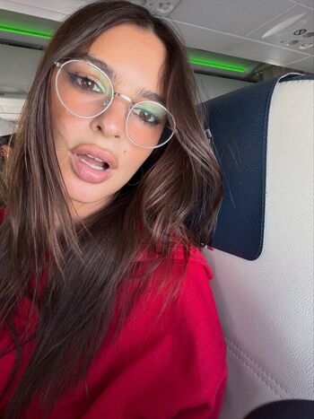 Emily Ratajkowski