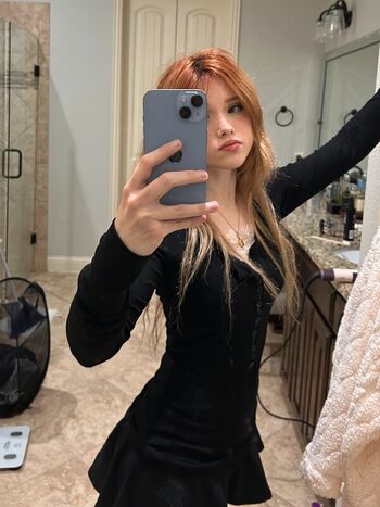 Full leaked Emmyuh private onlyfans photo
