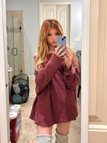 Full leaked Emmyuh private onlyfans photo