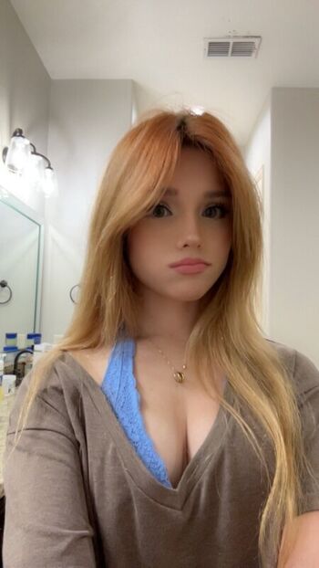 Full leaked Emmyuh private onlyfans photo
