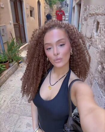 Full leaked Ridingchloe/ private onlyfans photo