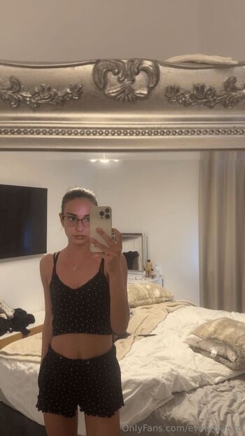 Full leaked Eva braunxo private onlyfans photo