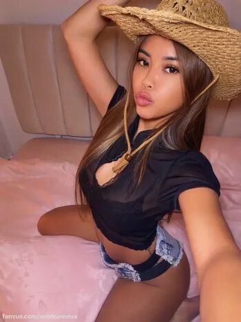 Full leaked Eversunneva private onlyfans photo