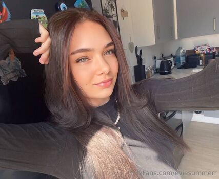 Full leaked Eviesummerr private onlyfans photo