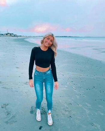 Full leaked Falynreilly private onlyfans photo
