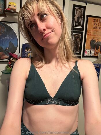 Full leaked Fandomreactions private onlyfans photo