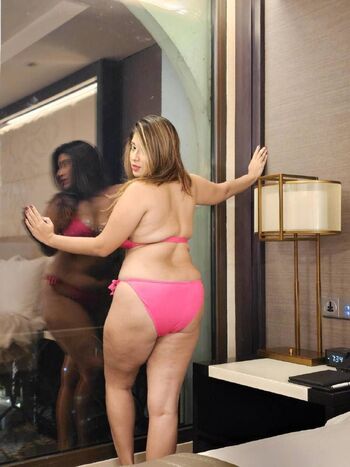 Full leaked Fariha priyam private onlyfans photo
