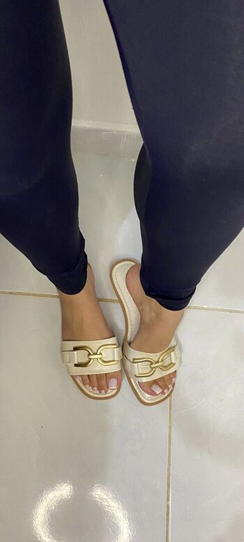 Feet Mirella