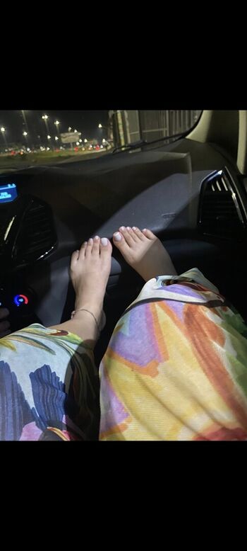 Feet Mirella