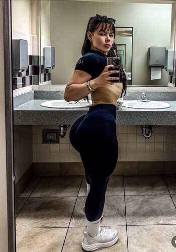 Full leaked Fitbyshull private onlyfans photo