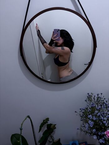 Flavia Sales