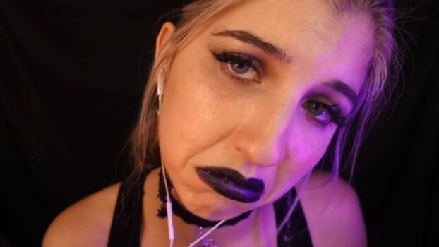 FrivolousFox ASMR