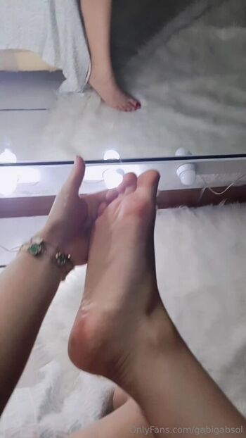 Full leaked Gabigabsol private onlyfans photo