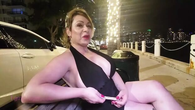 Full leaked Gabrielachiquin private onlyfans photo