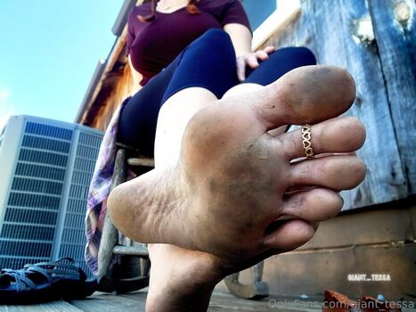 Giant_Tessa