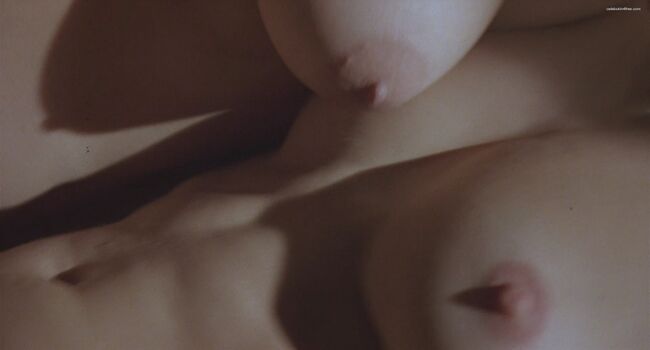Gina Gershon
