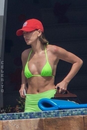 Hailey Bieber
