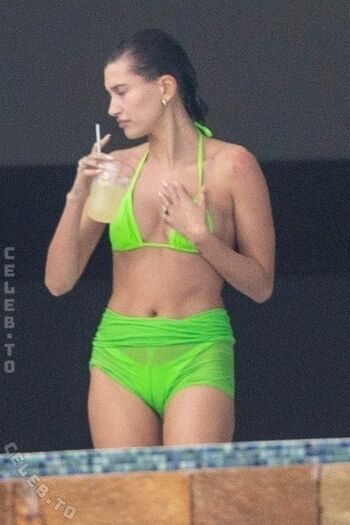 Hailey Bieber