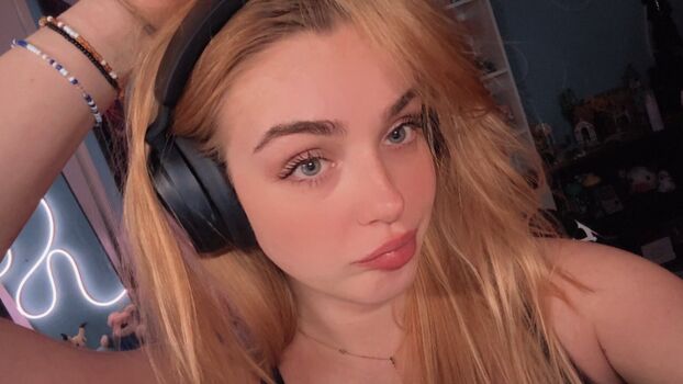Full leaked Halesfyii private onlyfans photo
