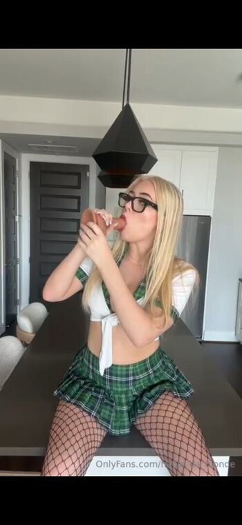 hallie_da_blonde