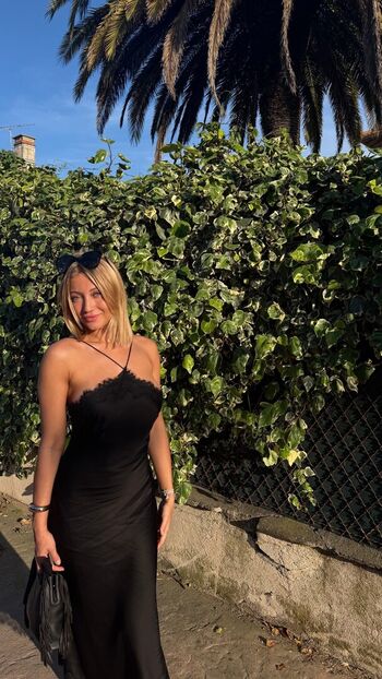 Full leaked Hello iris page private onlyfans photo