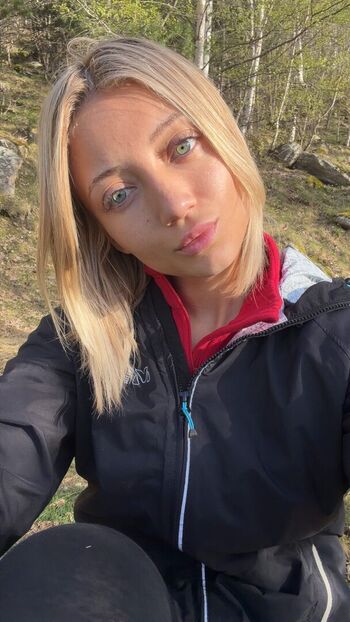 Full leaked Hello iris page private onlyfans photo