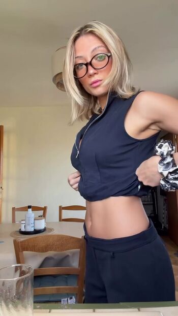 Full leaked Hello iris page private onlyfans photo