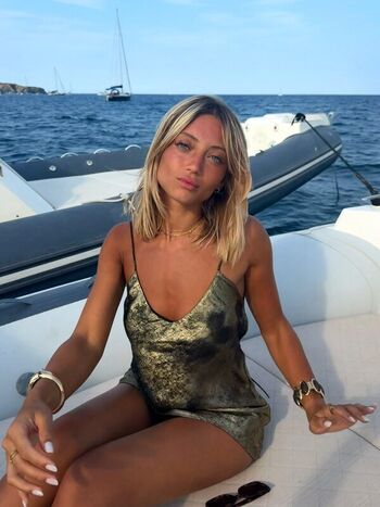 Full leaked Hello iris private onlyfans photo