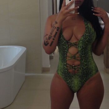 Full leaked Holaliz private onlyfans photo