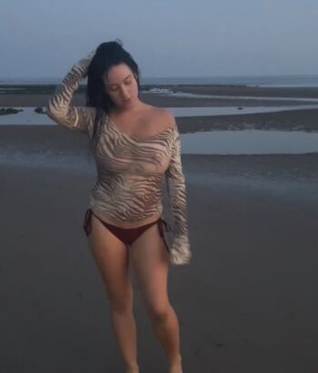 Full leaked Hollyplatt private onlyfans photo