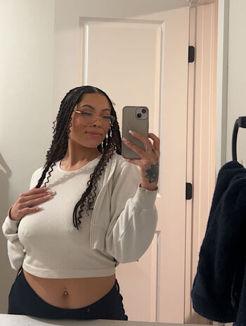 Full leaked Hvvrmonyy private onlyfans photo
