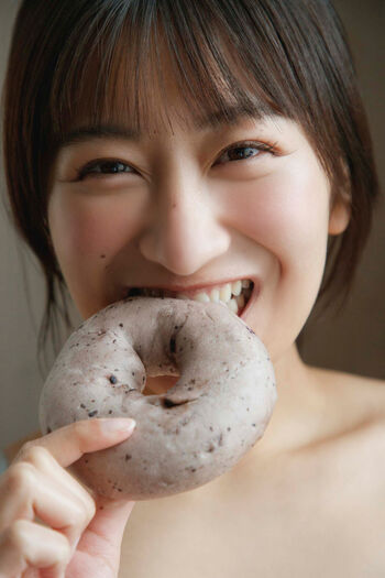 Ina Enohara 榎原依那