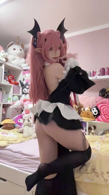Isi Cosplay