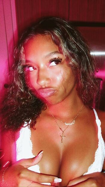 Full leaked Isiennafletcher private onlyfans photo