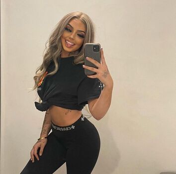 Full leaked Issaitalia private onlyfans photo