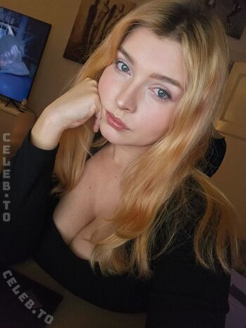 Full leaked Itsschmolli private onlyfans photo