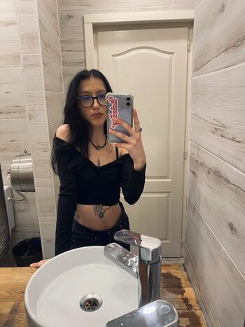Full leaked Iuahnaa private onlyfans photo