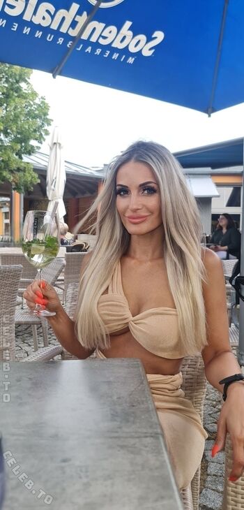 Iva Blondie