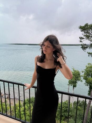 Full leaked Izisgones private onlyfans photo