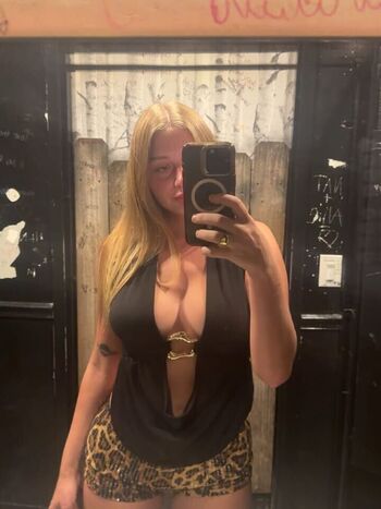 izzybizzybelle
