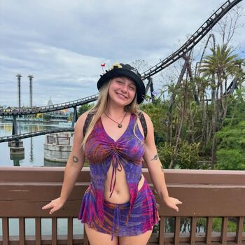 izzybizzybelle