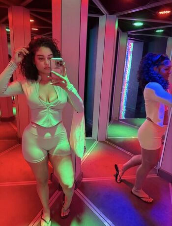 Full leaked Jadeli rosa private onlyfans photo