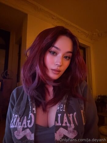 JadeyAnh