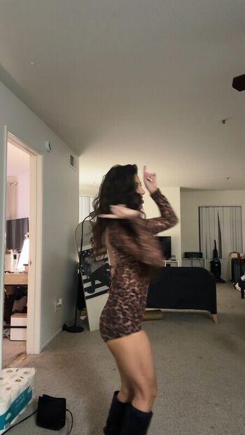 Jasmine Yi