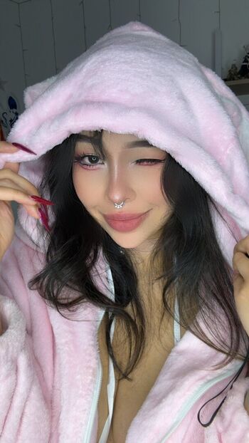 Ji Hyun Uwu