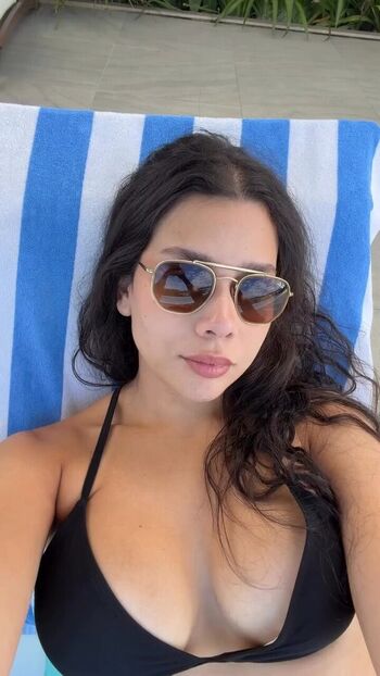 Julia_alvarengaa