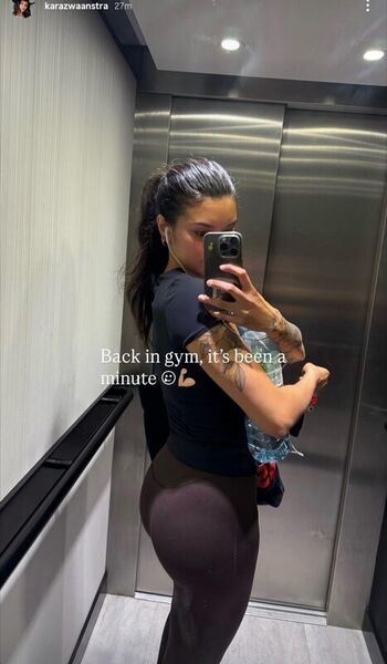 Full leaked Karazwaanstra page private onlyfans photo