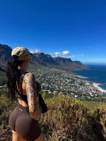 Full leaked Karazwaanstra private onlyfans photo