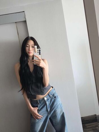 Kazuha Nakamura 中村 一葉